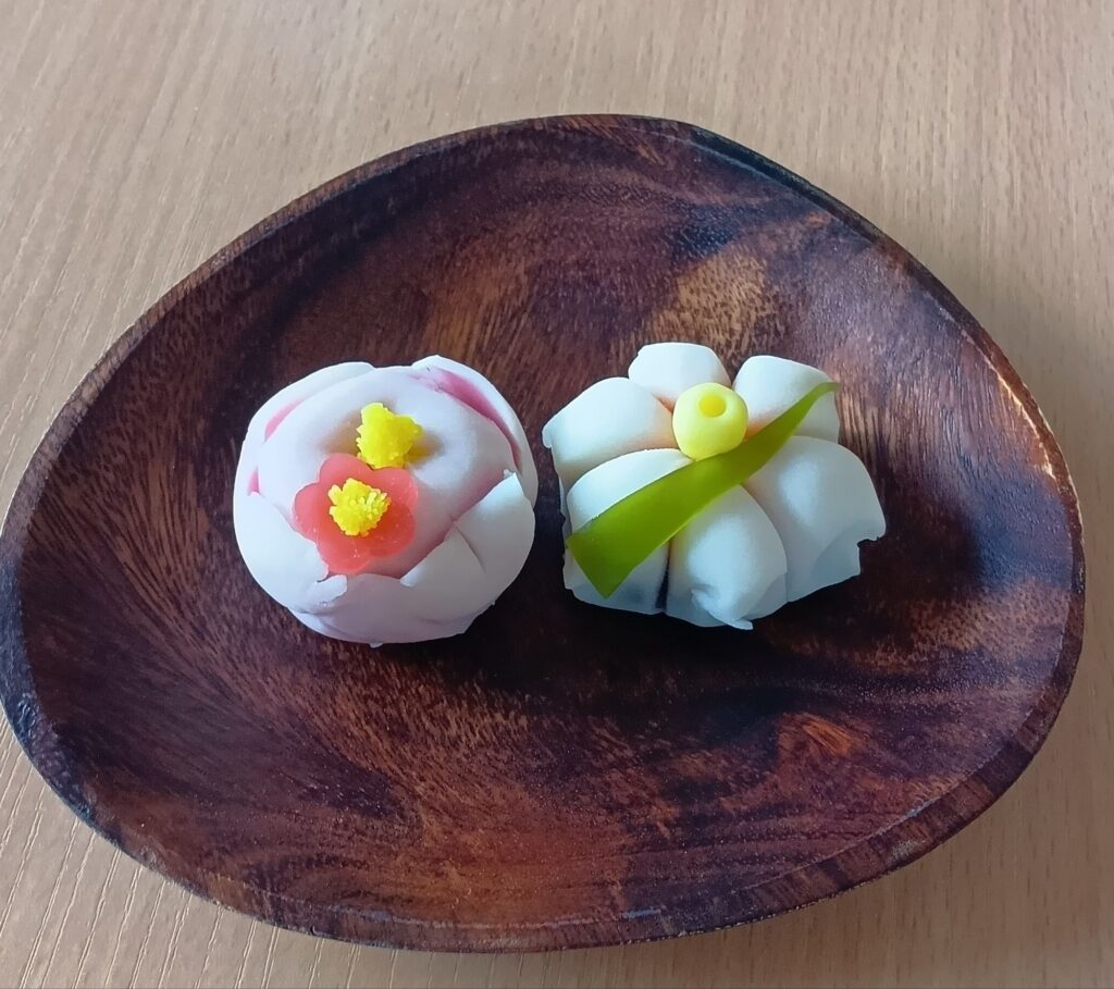 Dolci Giapponesi: Un'Esperienza Unica di Creazione di Wagashi